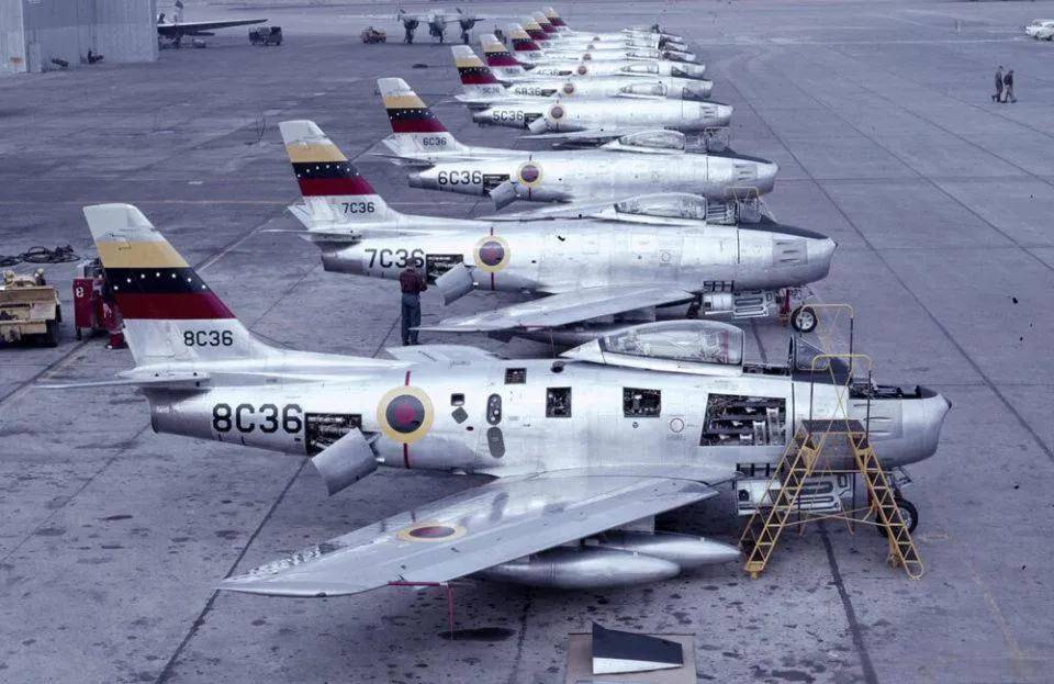 央视曝光!歼-35A改用内置登机梯,和F-35的一模一样?