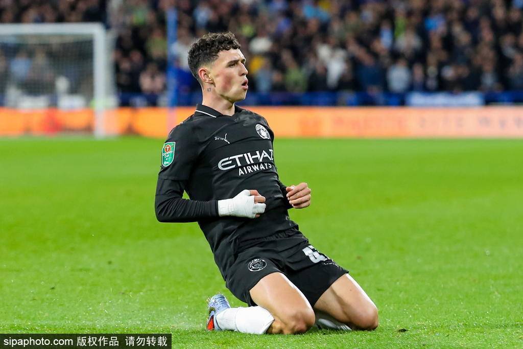 联赛杯-福登传射萨维尼奥破门 曼城2-0哈德斯菲尔德晋级